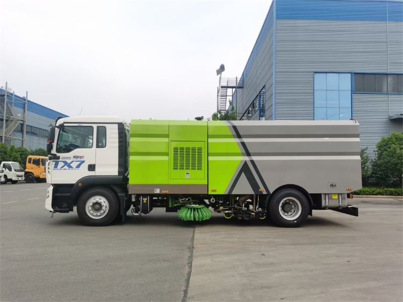 湖北程力重汽豪沃TX洗掃車（16方）